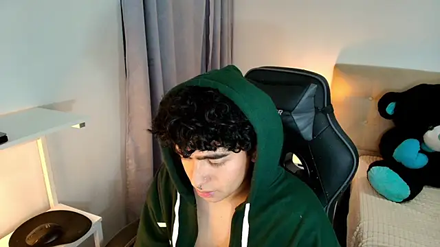  nickconnor01 online show from 12-08-24, 11:08
