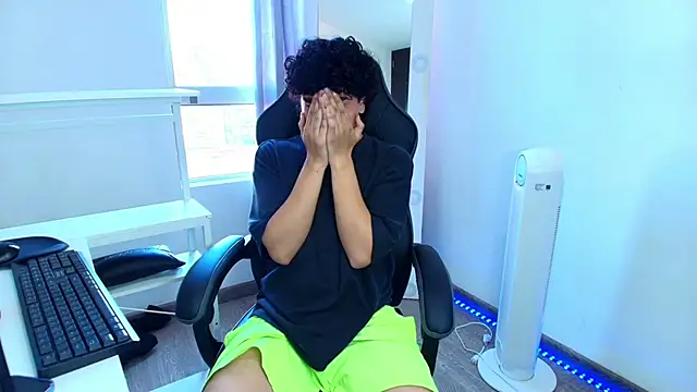  nickconnor01 online show from 01-18-25, 04:53