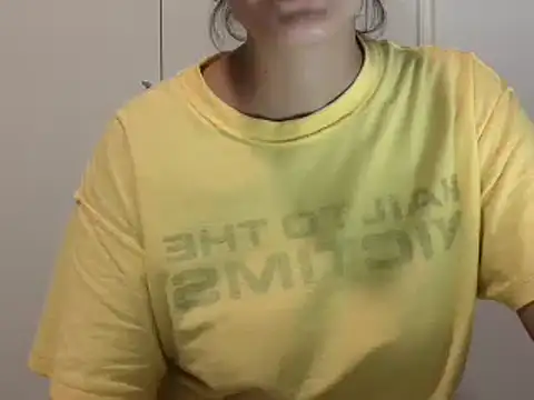 Snapshot of isabellalisa chatting on 02-12-25, 03:18 isabellalisa online show from 02-12-25, 03:18