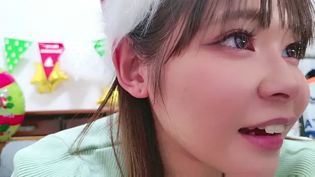 Snapshot of Megu_Melon chatting on 12-25-24, 03:06 Megu Melon online show from 12-25-24, 03:06