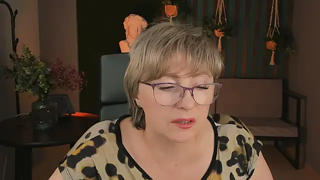 sugar vivien online show from 12-14-24, 12:12