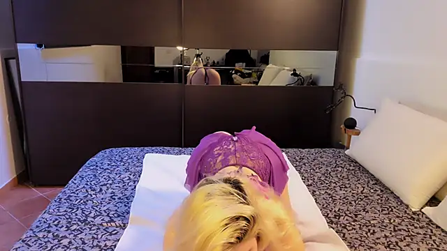 LeylaRosse online show from 04-10-26, 08:08