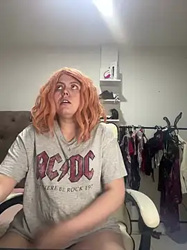AmandaSLE online show from 01-19-25, 12:06