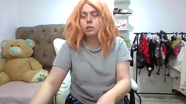 AmandaSLE online show from 02-18-25, 04:37