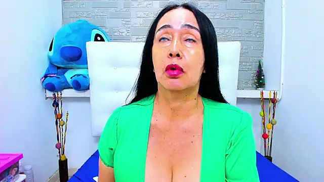 Snapshot of HorniestMilf chatting on 10-05-25, 12:20 HorniestMilf online show from 10-05-25, 12:20