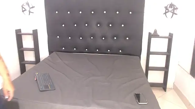 Mels  online show from 03-12-25, 07:59