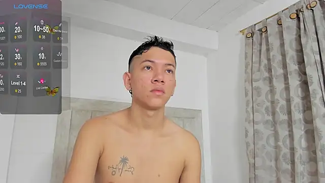 Snapshot of JulianRose_1 chatting on 01-07-25, 10:54 JulianRose 1 online show from 01-07-25, 10:54