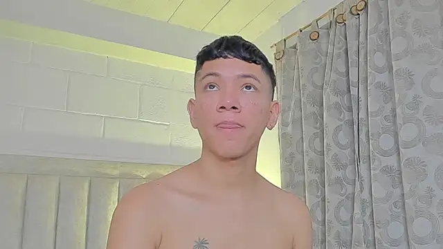 Snapshot of JulianRose_1 chatting on 01-29-25, 11:51 JulianRose 1 online show from 01-29-25, 11:51