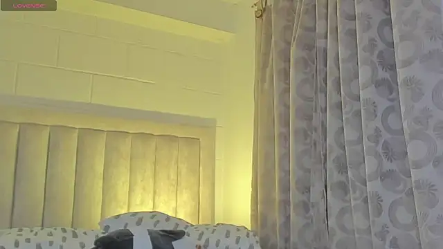 Snapshot of JulianRose_1 chatting on 02-02-25, 11:40 JulianRose 1 online show from 02-02-25, 11:40