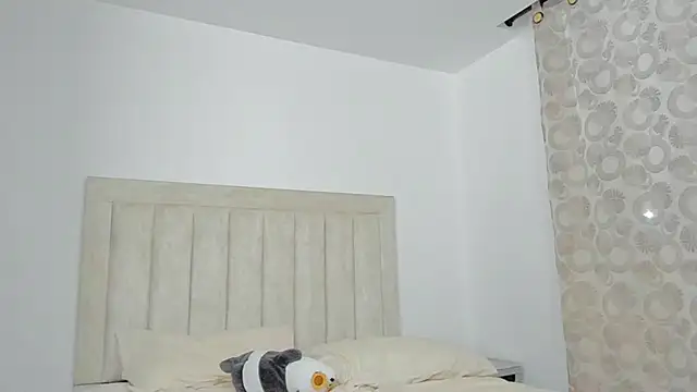 Snapshot of JulianRose_1 chatting on 02-25-25, 10:47 JulianRose 1 online show from 02-25-25, 10:47