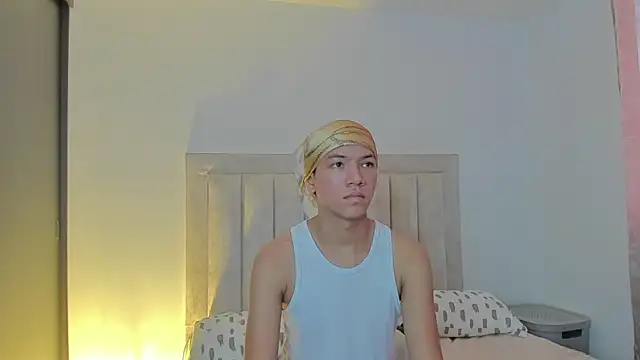 Snapshot of JulianRose_1 chatting on 03-16-25, 11:27 JulianRose 1 online show from 03-16-25, 11:27