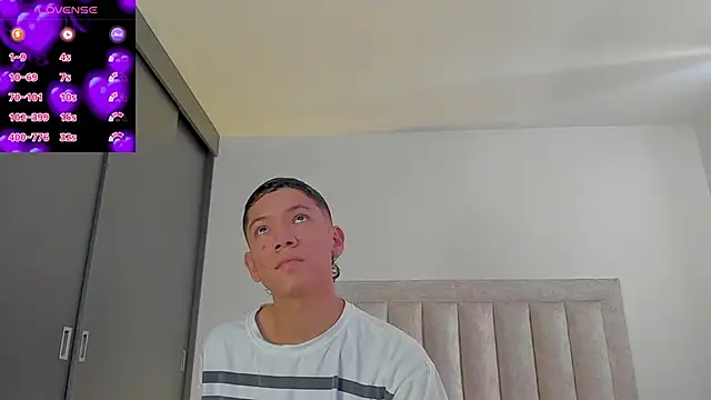 Snapshot of JulianRose_1 chatting on 10-09-25, 01:31 JulianRose 1 online show from 10-09-25, 01:31