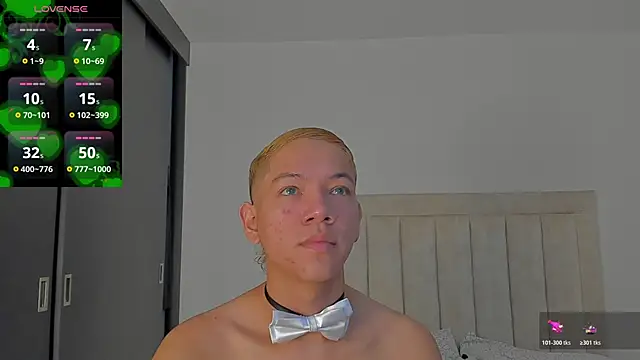 Snapshot of JulianRose_1 chatting on 10-26-25, 11:16 JulianRose 1 online show from 10-26-25, 11:16