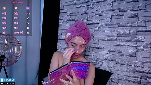 Snapshot of BellaOdisea chatting on 02-21-25, 01:22 BellaOdisea online show from 02-21-25, 01:22