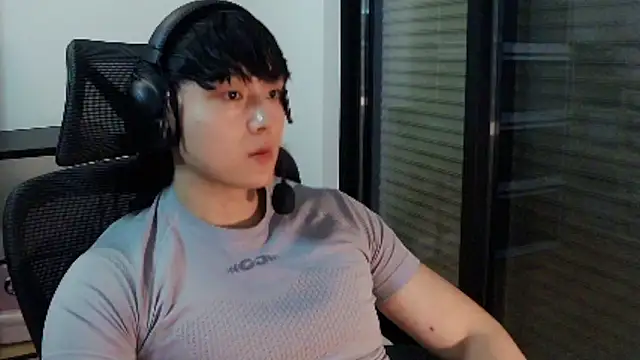 Snapshot of Tkcqcc chatting on 02-24-26, 12:14 Tkcqcc online show from 02-24-26, 12:14