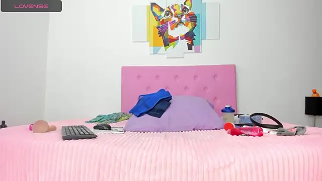 Snapshot of gatica_cat chatting on 02-21-25, 01:22 gatica cat online show from 02-21-25, 01:22