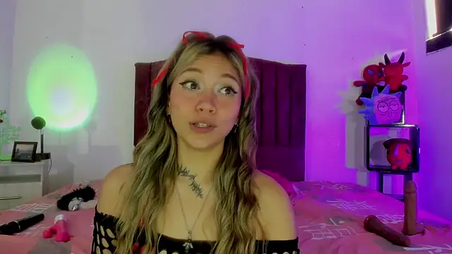 alisson zafiro  online show from 12-10-24, 01:33