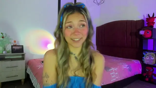 alisson zafiro  online show from 12-17-24, 09:17