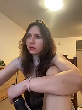 JasmineGlamour online show from 06-21-26, 03:42