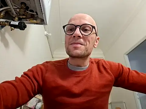 Snapshot of wedge75 chatting on 04-08-26, 03:45 wedge75 online show from 04-08-26, 03:45