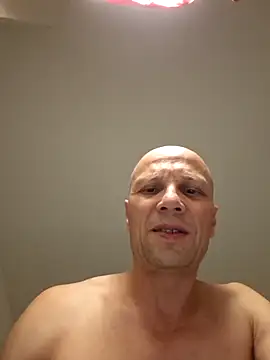 Snapshot of wedge75 chatting on 05-02-26, 04:45 wedge75 online show from 05-02-26, 04:45