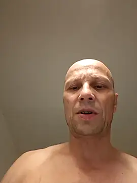 Snapshot of wedge75 chatting on 05-14-26, 04:36 wedge75 online show from 05-14-26, 04:36