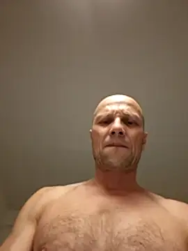 Snapshot of wedge75 chatting on 05-18-26, 04:13 wedge75 online show from 05-18-26, 04:13
