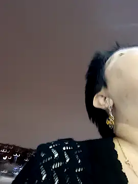 Snapshot of FantasyMichelle chatting on 12-15-24, 05:20 FantasyMichelle online show from 12-15-24, 05:20