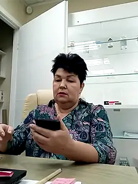 Snapshot of FantasyMichelle chatting on 12-22-24, 06:49 FantasyMichelle online show from 12-22-24, 06:49