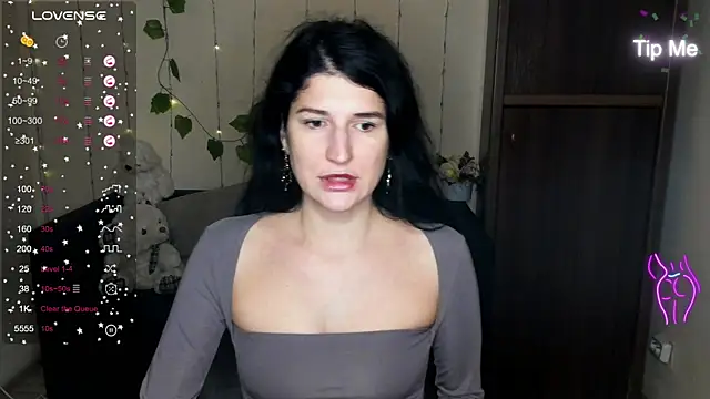 Alianna Solo Kisses online show from 01-04-25, 06:30