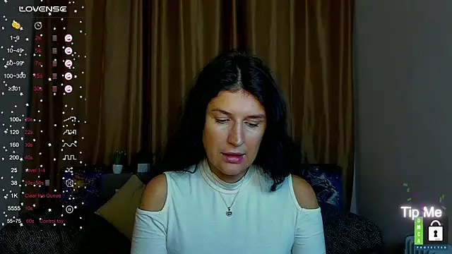 Alianna Solo Kisses online show from 01-08-26, 12:29