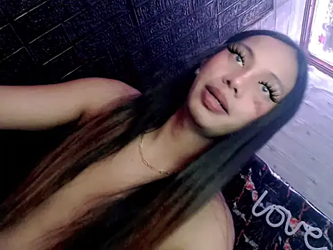 Snapshot of whiteladyboy chatting on 10-30-25, 01:34 whiteladyboy online show from 10-30-25, 01:34