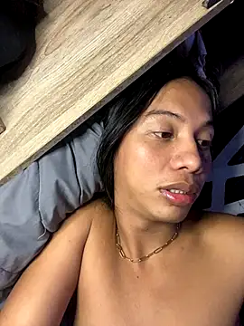 Snapshot of whiteladyboy chatting on 12-04-25, 09:51 whiteladyboy online show from 12-04-25, 09:51