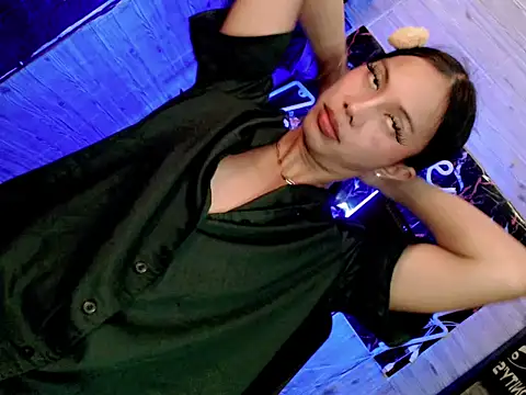 Snapshot of whiteladyboy chatting on 12-16-25, 09:14 whiteladyboy online show from 12-16-25, 09:14