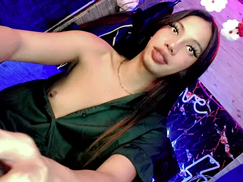 Snapshot of whiteladyboy chatting on 12-20-25, 04:19 whiteladyboy online show from 12-20-25, 04:19