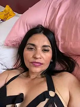 paolagomez  online show from 12-15-24, 06:26