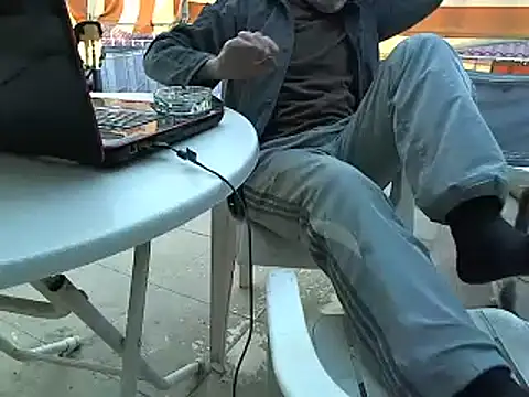 Snapshot of zormen355 chatting on 03-09-25, 03:27 zormen355 online show from 03-09-25, 03:27