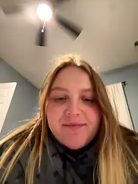 Snapshot of PhatAssBlond chatting on 12-02-24, 04:09 PhatAssBlond online show from 12-02-24, 04:09