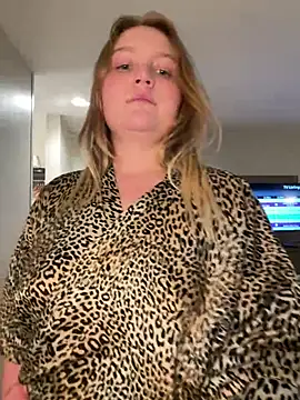 Snapshot of PhatAssBlond chatting on 12-09-24, 04:12 PhatAssBlond online show from 12-09-24, 04:12