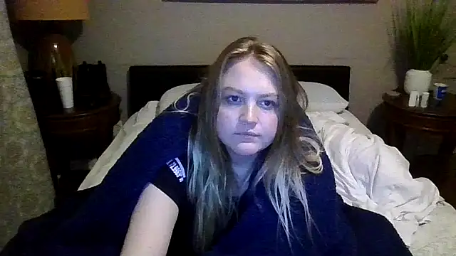 Snapshot of PhatAssBlond chatting on 12-16-24, 02:05 PhatAssBlond online show from 12-16-24, 02:05