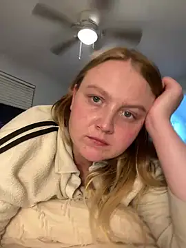Snapshot of PhatAssBlond chatting on 12-23-24, 02:45 PhatAssBlond online show from 12-23-24, 02:45