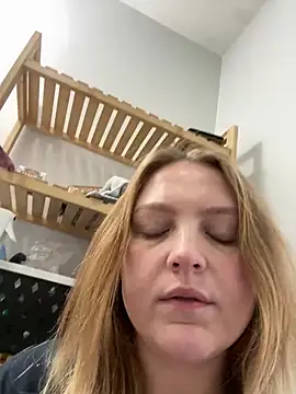 Snapshot of PhatAssBlond chatting on 12-24-24, 06:06 PhatAssBlond online show from 12-24-24, 06:06