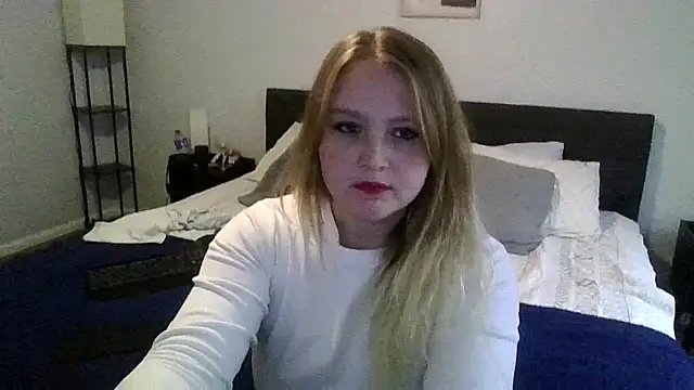 Snapshot of PhatAssBlond chatting on 12-25-24, 07:13 PhatAssBlond online show from 12-25-24, 07:13