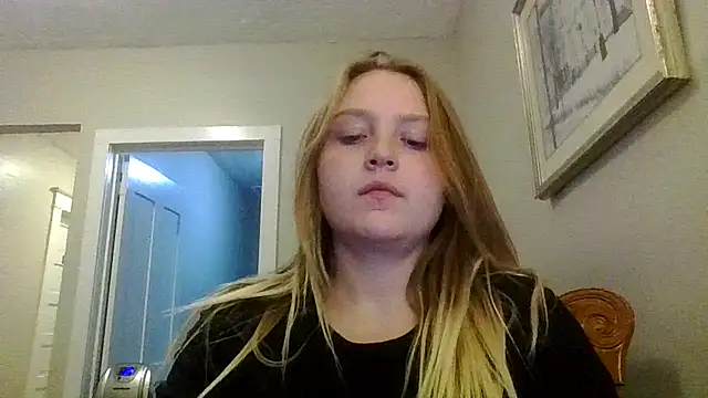 Snapshot of PhatAssBlond chatting on 12-27-24, 02:36 PhatAssBlond online show from 12-27-24, 02:36