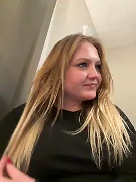 Snapshot of PhatAssBlond chatting on 01-01-25, 01:58 PhatAssBlond online show from 01-01-25, 01:58