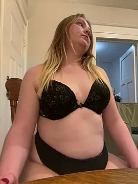 Snapshot of PhatAssBlond chatting on 01-08-25, 04:34 PhatAssBlond online show from 01-08-25, 04:34