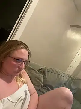 Snapshot of PhatAssBlond chatting on 01-11-25, 05:10 PhatAssBlond online show from 01-11-25, 05:10