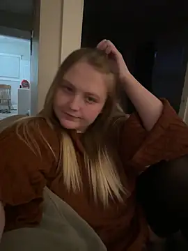 Snapshot of PhatAssBlond chatting on 01-22-25, 11:21 PhatAssBlond online show from 01-22-25, 11:21