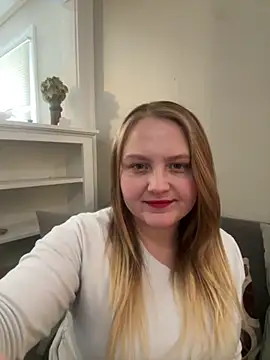 Snapshot of PhatAssBlond chatting on 02-07-25, 09:48 PhatAssBlond online show from 02-07-25, 09:48