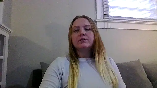 Snapshot of PhatAssBlond chatting on 02-15-25, 03:39 PhatAssBlond online show from 02-15-25, 03:39